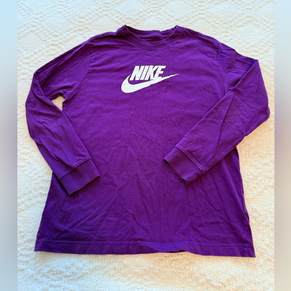 Nike Loose Fit Purple Long-sleeve Tee